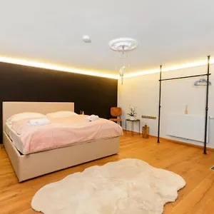 https://apt-zentral-netflix-2-stocke-arbeitsplatz.vienna-besthotels.com