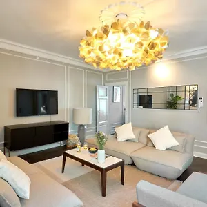 https://high-end-luxery-apartment-in-the-heart-of-copenhagen.copenhagenhotelselect.com